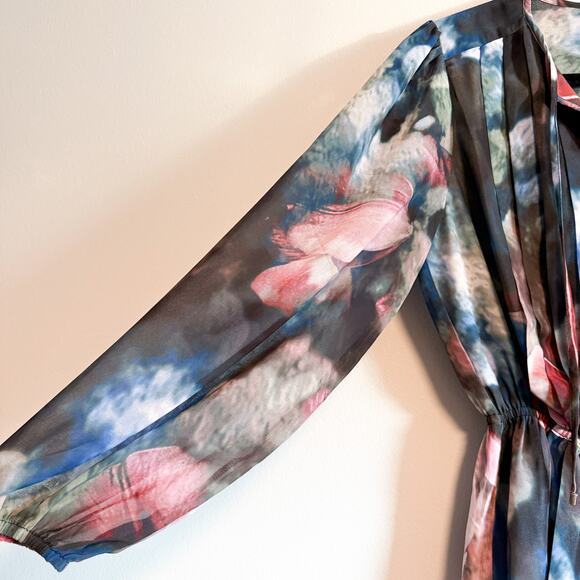 White House Black Market Dreamy Tulip Print Peplum Chiffon Blouse NWT Size S - Picture 8 of 14